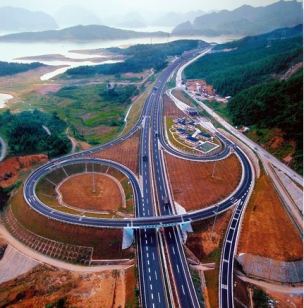 死亡之路！中国10大魔鬼公路集锦 每公里都有人丧命
