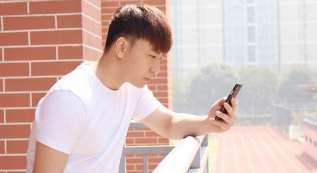 释小龙近照曝光 减肥塑身成功重回颜值巅峰