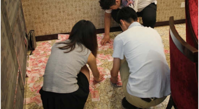 人财两空 男子借贷100万提亲遭准岳父砸钱打脸