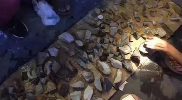 世界那么大去腾冲挖玉吧!腾冲上演全民寻宝挖玉大戏