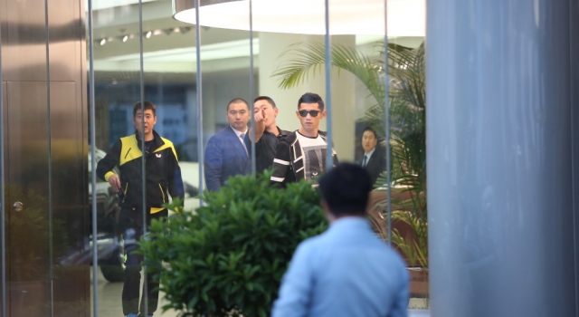 张继科豪车店滞留一小时 疑似预购新座驾