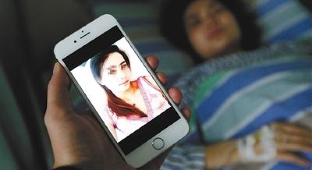 渝29岁女老板恋上16岁小男友 被转走40万后坠楼瘫痪