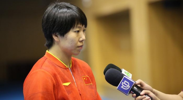 全世界欺负李晓霞？ 世界冠军深夜“发飙”为哪般