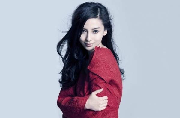 杨颖父母是做什么的？ anglebaby家庭成员背景揭秘