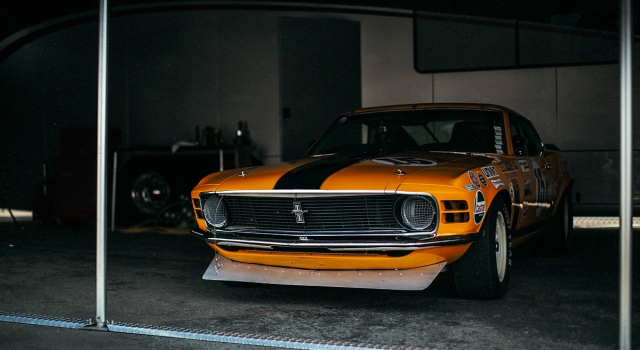 赛道上的小黄蜂 1970福特野马赛车实拍