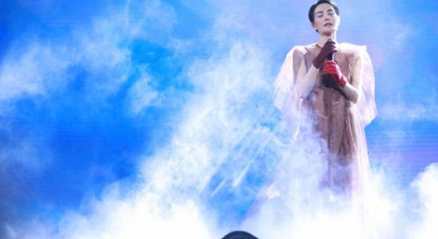 东方卫视跨年演唱会 各大热搜体质聚首