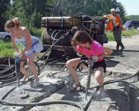 ���ۣ���Ȼ����ôƯ�������ӹ���� ����һ��ί����