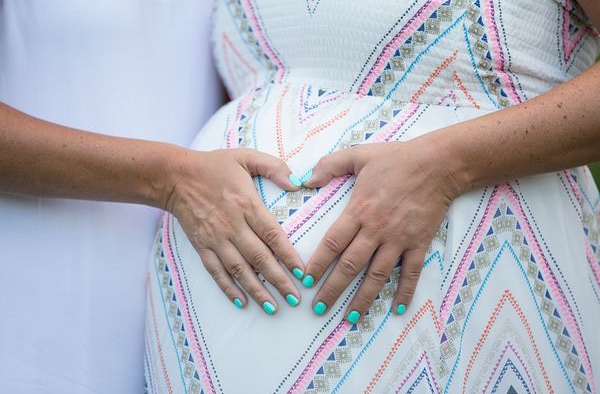 好人有好报！女子因不孕离婚后再婚 竟怀上双胞胎