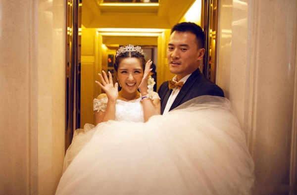 苏醒曝何洁赫子铭已离婚 孩子归女方抚养