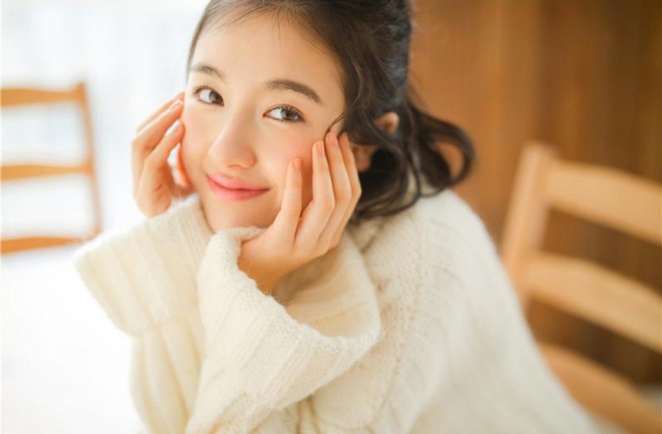 李兰迪写真甜美可人 笑容酥化了