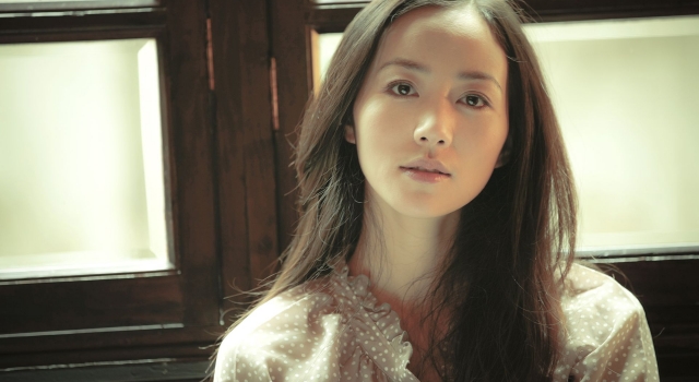 韩雪携女儿亮相机场 韩雪已经结婚了吗