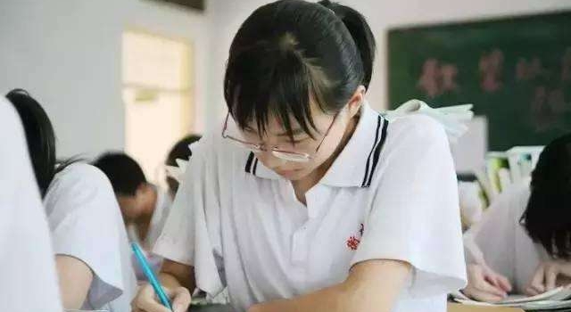 揭秘高考各类骗局 准考证丢了不要乱打电话