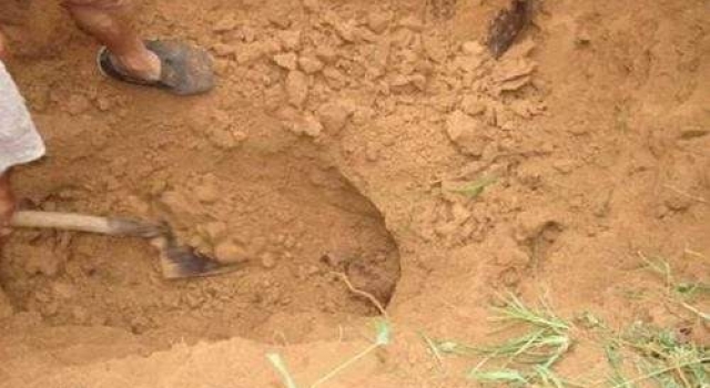 19岁少女出租屋内难产死亡 男友害怕担责偷偷埋尸