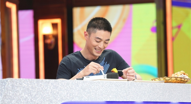 好难得!霍建华《天天向上》发狗粮 要带美食回去给老婆