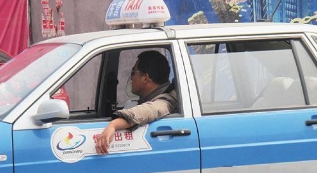 全程爆笑! 重庆的哥神吐槽：GPS根本不管用