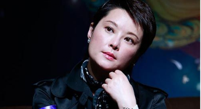 袁立罕晒生活照 袁立为什么被封杀