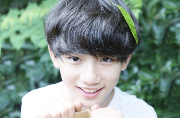 丁程鑫这个TFBOYS师弟可能属猫 萌得想装箱子里带回家