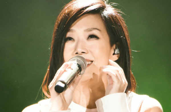梦想的声音2那吾克热唱哭林忆莲 林忆莲是个感性的人
