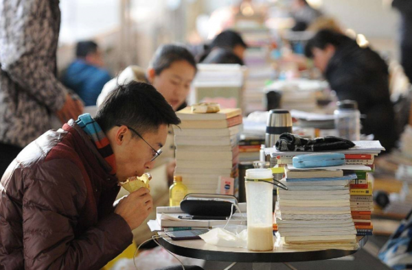 考研题被押中是正常还是有黑幕？ 考研泄题引热议