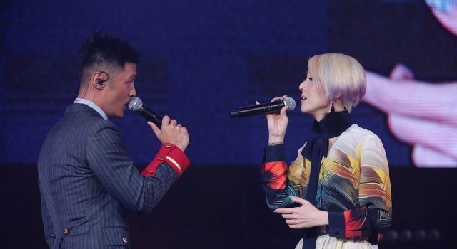余文乐助阵杨千嬅演唱会 春娇与志明合体发放福利