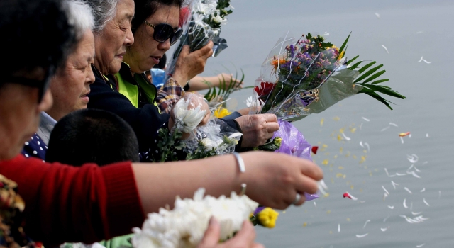清明节将至 各地墓园迎来祭扫高峰