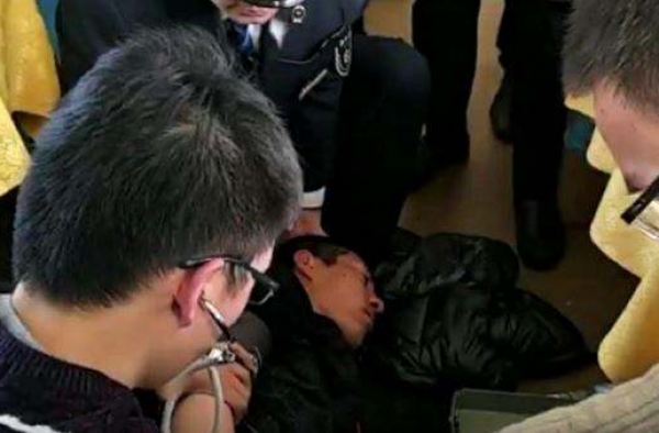 列车上的惊魂10分钟 生死一线幸亏有他们