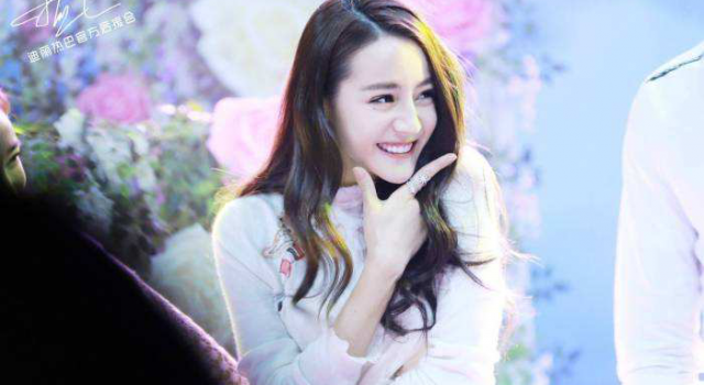 杨幂花重金买版权 力捧迪丽热巴当电视剧女主