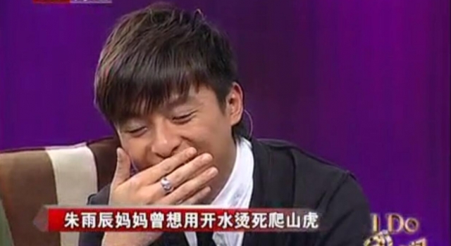 朱雨辰奋斗后再次意外走红 这一次是因为妈妈而走红