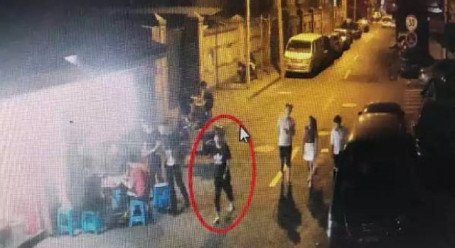 杭州一色狼被抓（图）专摸胸部,下体 摸了就跑。