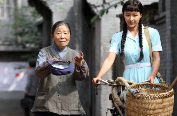 张少华出演丑角为人熟知 其女儿国色天香