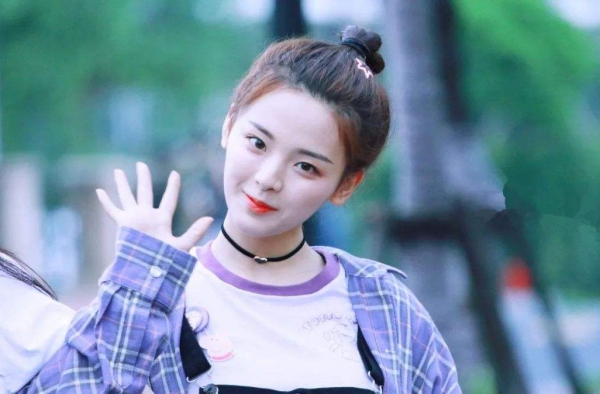 杨超越中两万 被粉丝直呼太假喜欢什么来什么