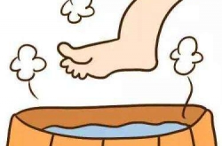 夏季炎热汗流不止 脚臭有什么窍门可以解决？