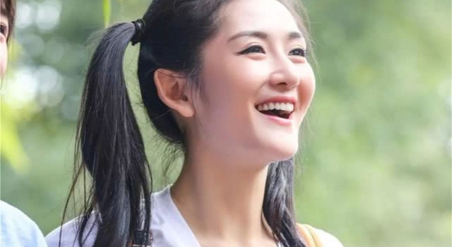 谢娜入院仍强装精神逗身边人 却被无辜质疑无病呻吟
