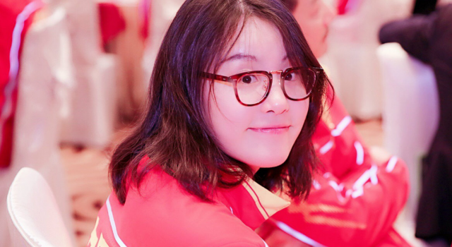 傅园慧满身抓痕触目惊心，知道原因后心疼洪荒少女