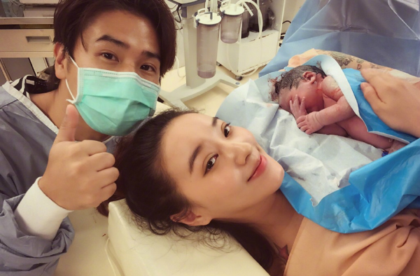 欧弟二胎得女 二女儿照片曝光长得很机灵