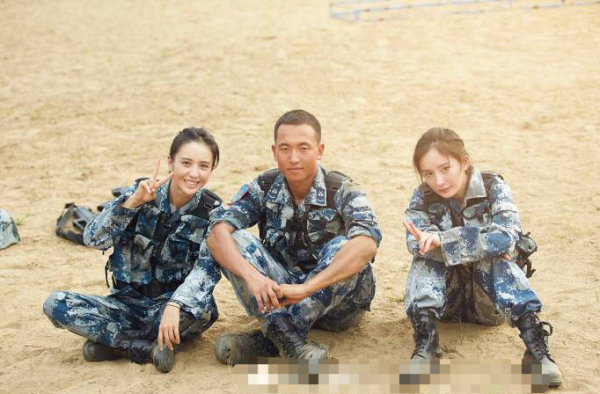杨幂王威互关 兵哥哥要混娱乐圈了吗？