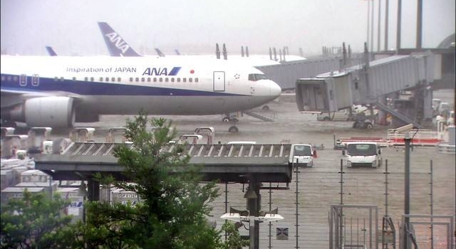 大阪关西机场被淹 日本遭遇超强台风！摩天轮变大风车
