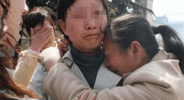 被拐少女把人贩子给卖了 这是什么神操作?