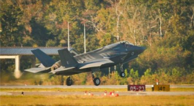 F-35首次坠毁 迄今最昂贵战机已承包首摔