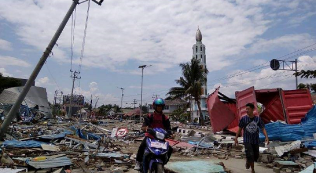 印尼地震海啸遇难人数持续上升 当地政府全力搜救幸存者