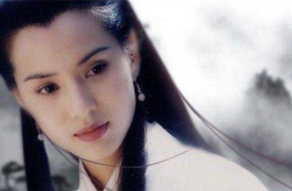 小龙女哀悼金庸什么内容？曝光的细节点滴令人泪目！