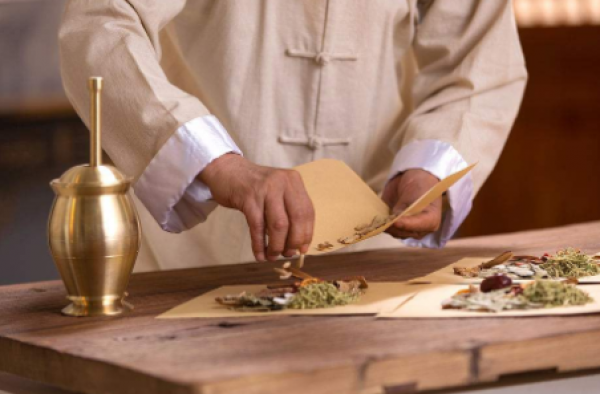 激素皮炎用什么中药 辨别激素脸好转的表现