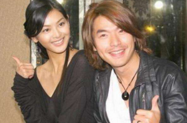 李威悼念许玮伦 回顾相恋点滴最痴情男友莫过于他！
