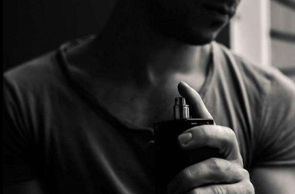 适合年轻男士的香水推荐 被誉为最好闻的男士香水