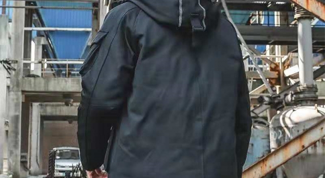 机能风外套搭配 拒绝一成不变换个口味打造酷帅男孩