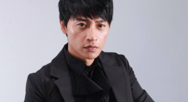 陈志朋鞋子 陈志朋出席亚洲音乐盛典鞋子抢眼