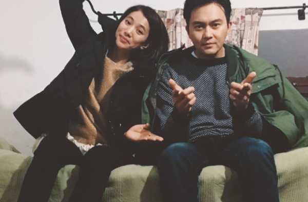 袁咏仪带儿子逛街 张智霖未陪同是不想买包包吗？