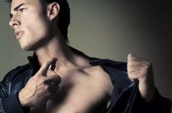 男士香水怎么用，香水使用有什么要注意的？