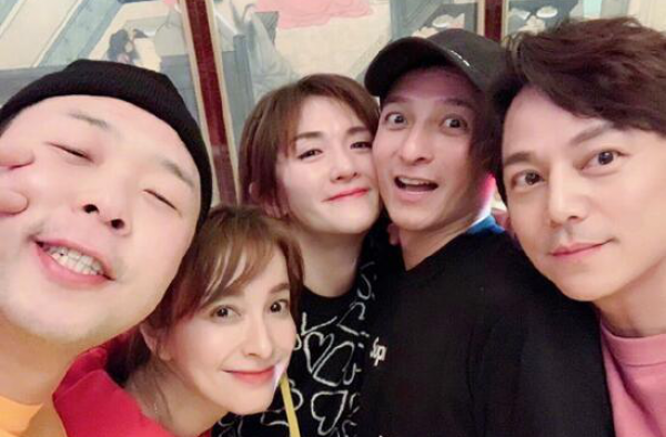 吴昕生日快乐家族齐送祝福独缺谢娜，网友：关系破裂？