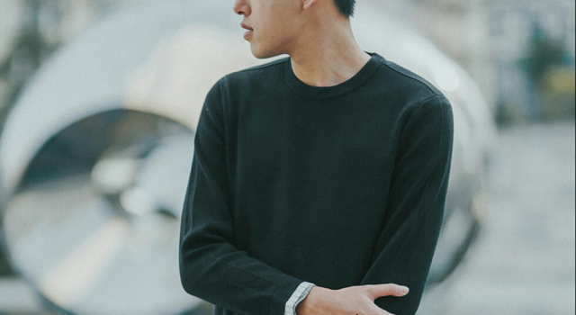 温暖的针织衫拼接上衣 带你走进温暖的世界